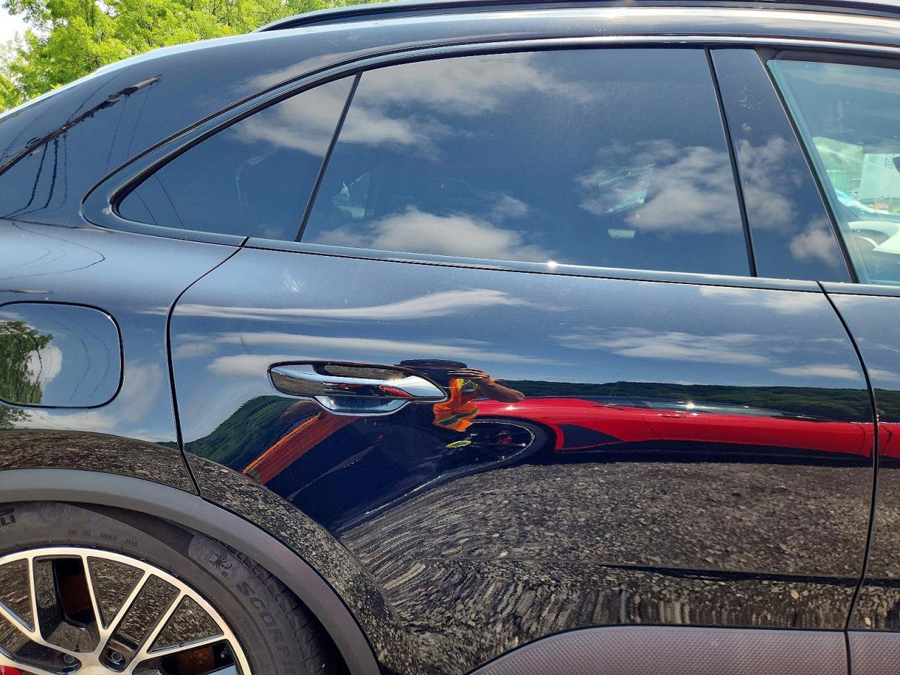 Used 2025 Porsche Macan 4S Electric AWD/4WD image 7
