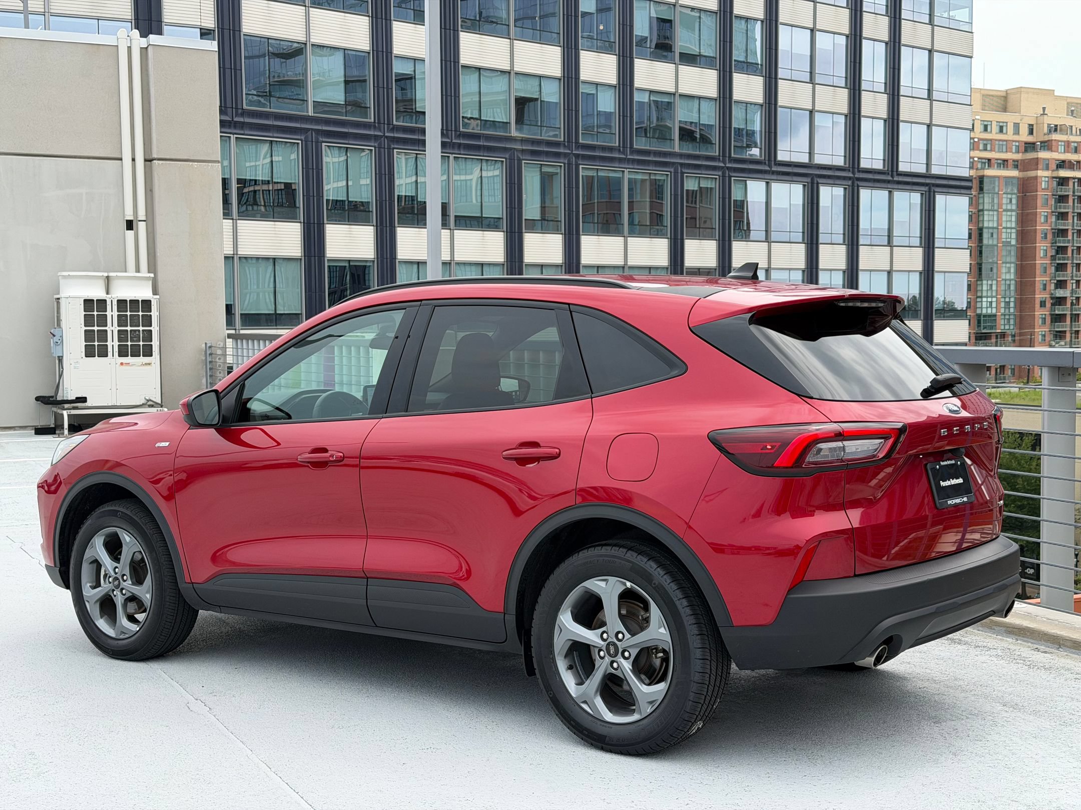 Used 2025 Ford Escape ST-Line Select AWD/4WD image 3