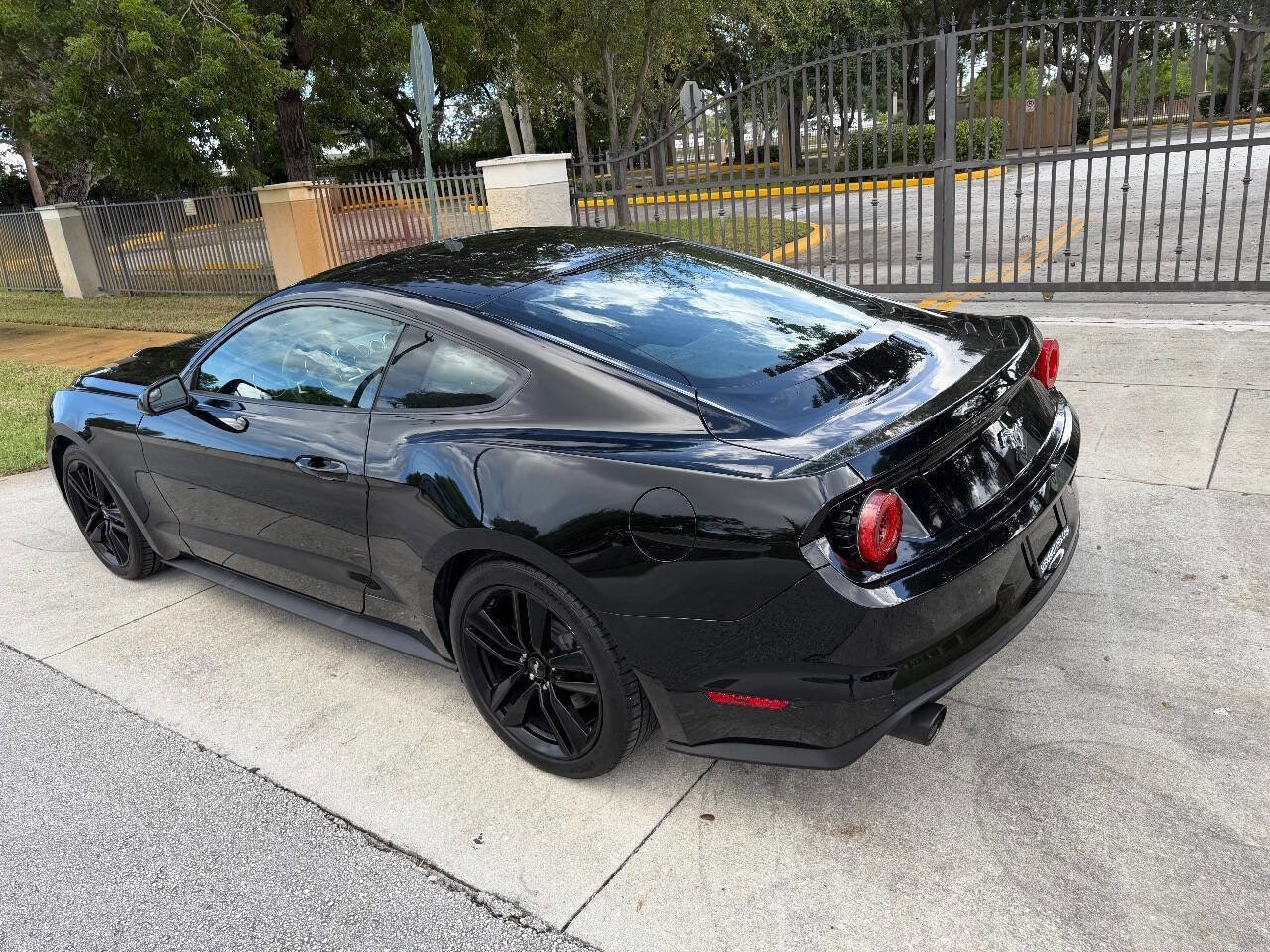 Used 2015 Ford Mustang Premium w/ Ecoboost Performance Package image 11