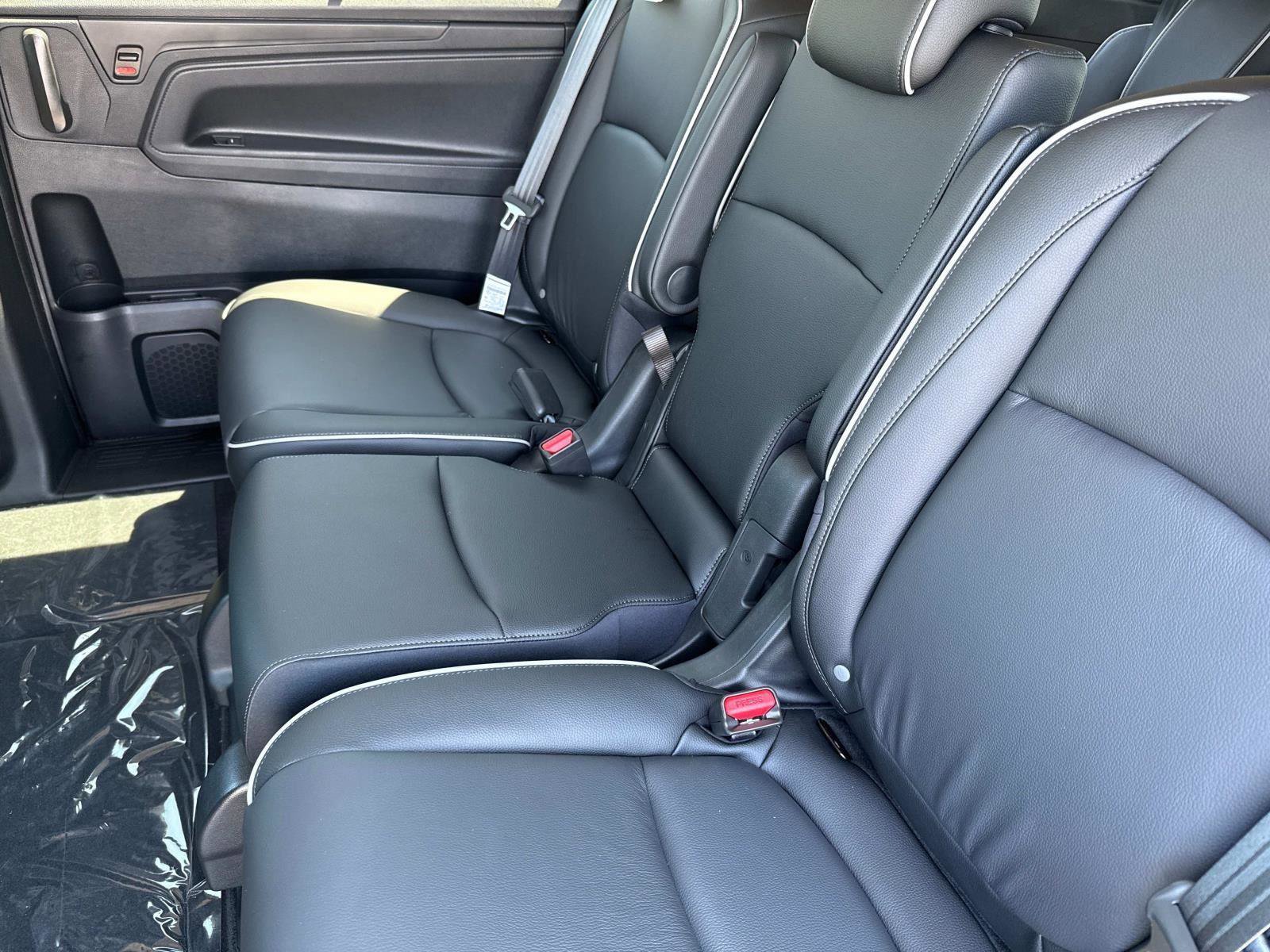 New 2026 Honda Odyssey Touring image 13