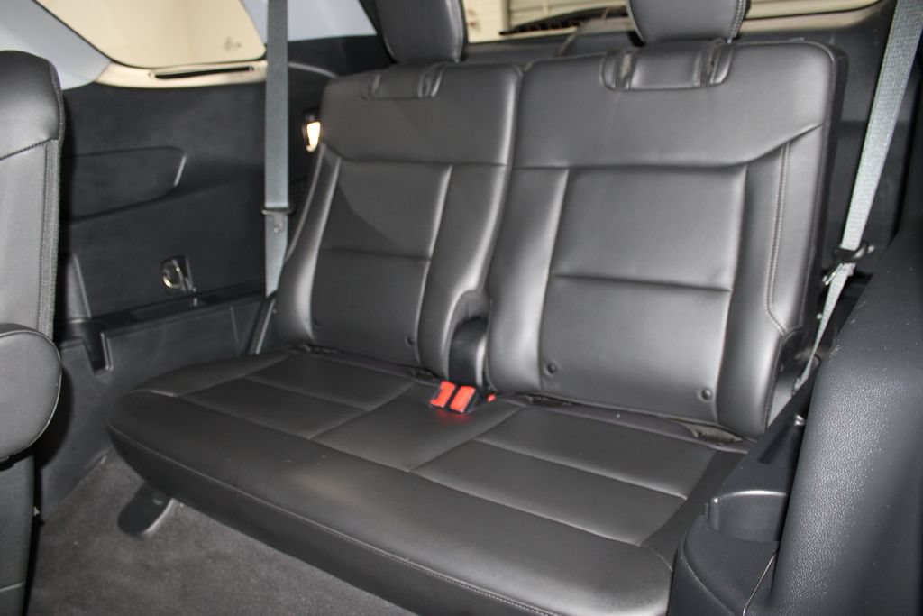 Used 2023 Ford Explorer XLT w/ Equipment Group 202A AWD/4WD image 24