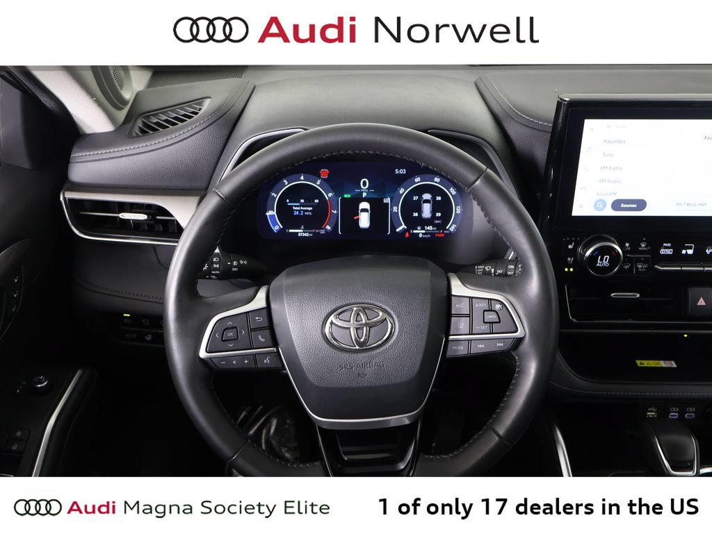 Used 2023 Toyota Highlander Limited AWD/4WD image 31