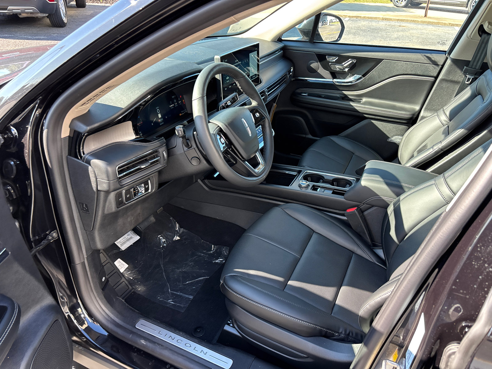 New 2025 Lincoln Corsair Reserve image 25