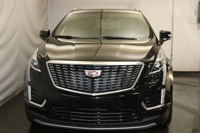 Used 2025 Cadillac XT5 Premium Luxury image 3