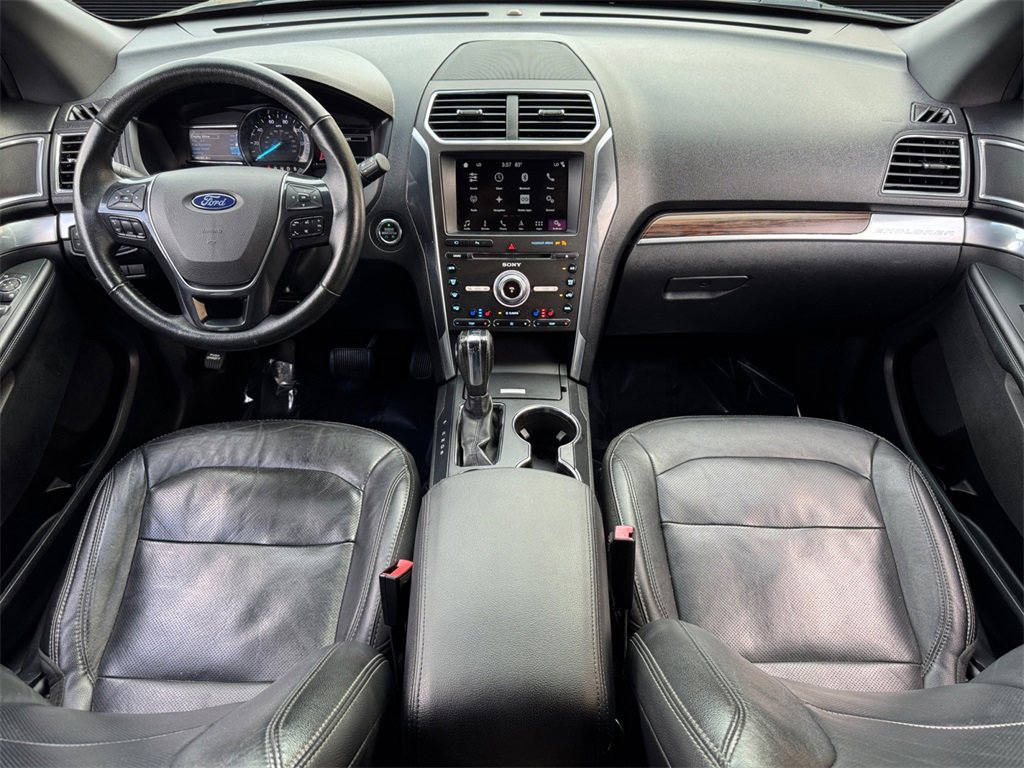 Used 2018 Ford Explorer Limited image 16