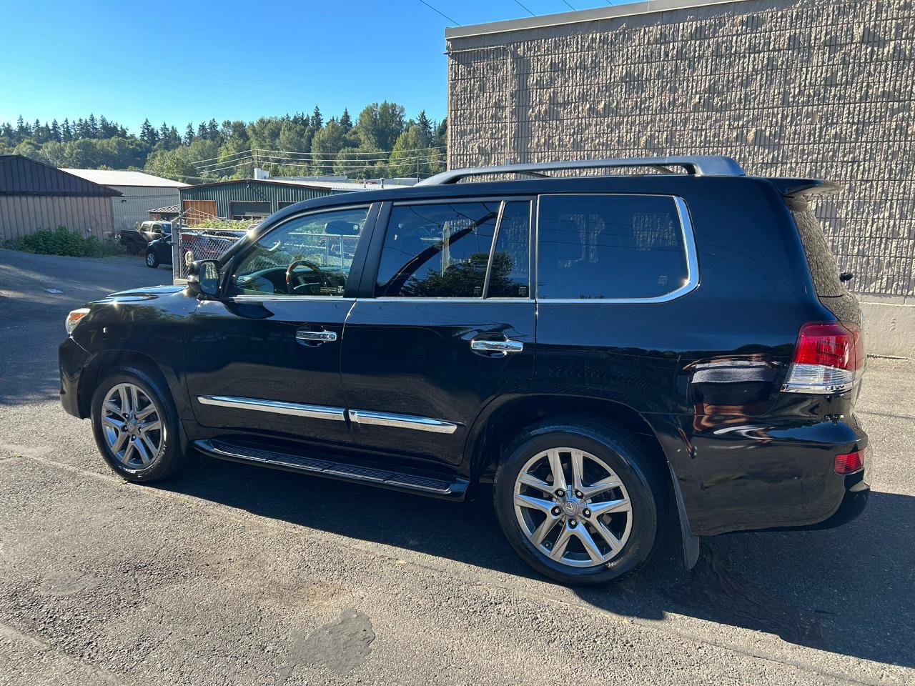 Used 2014 Lexus LX 570 4WD image 7