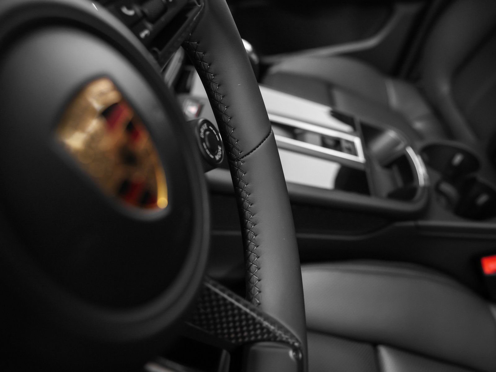 New 2026 Porsche Macan Turbo image 38