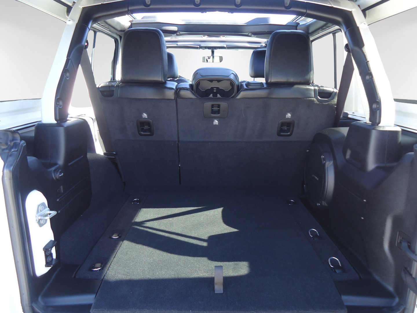 Used 2023 Jeep Wrangler Unlimited Sahara w/ LED Lighting Group AWD/4WD image 31