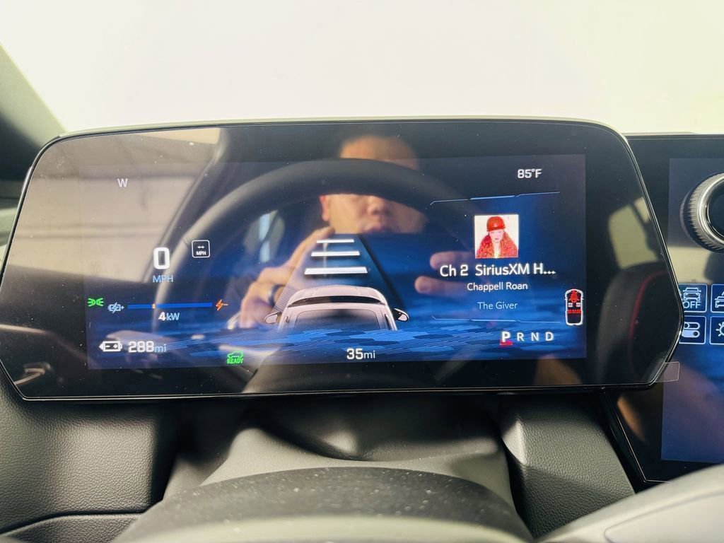 Used 2025 Chevrolet Equinox EV RS image 41