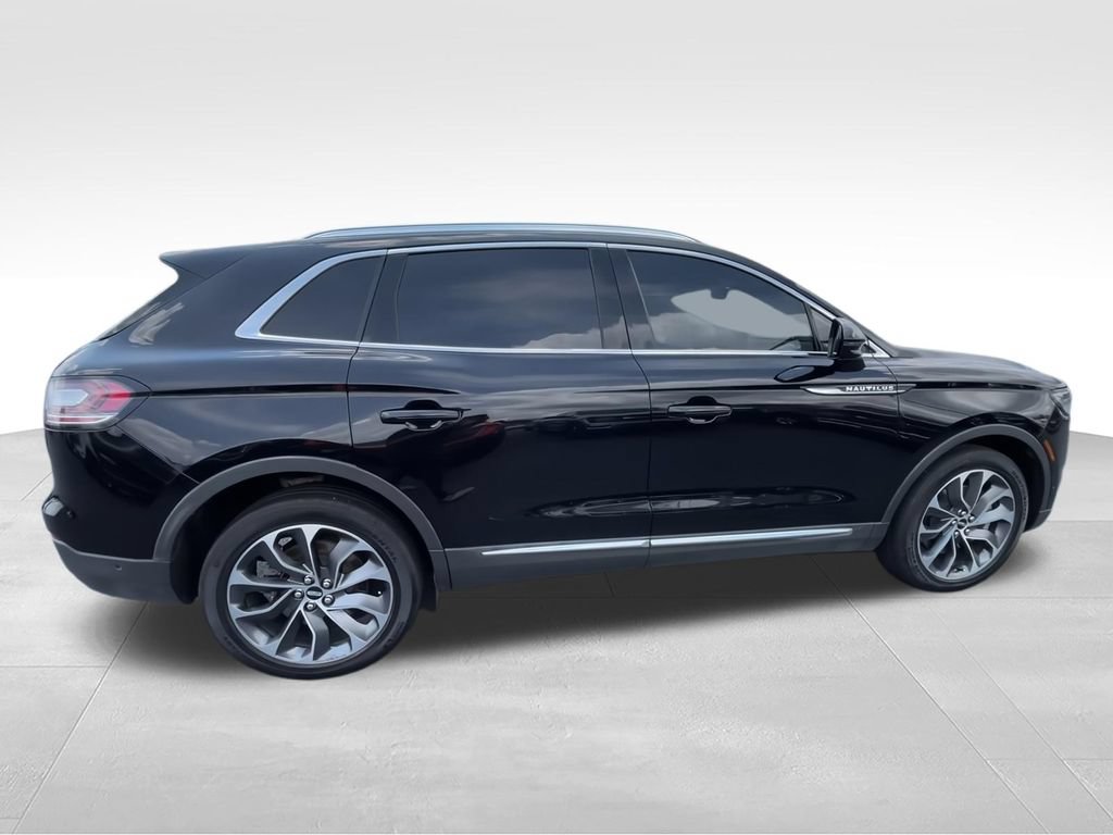 Used 2023 Lincoln Nautilus Reserve w/ Equipment Group 201A AWD/4WD image 9