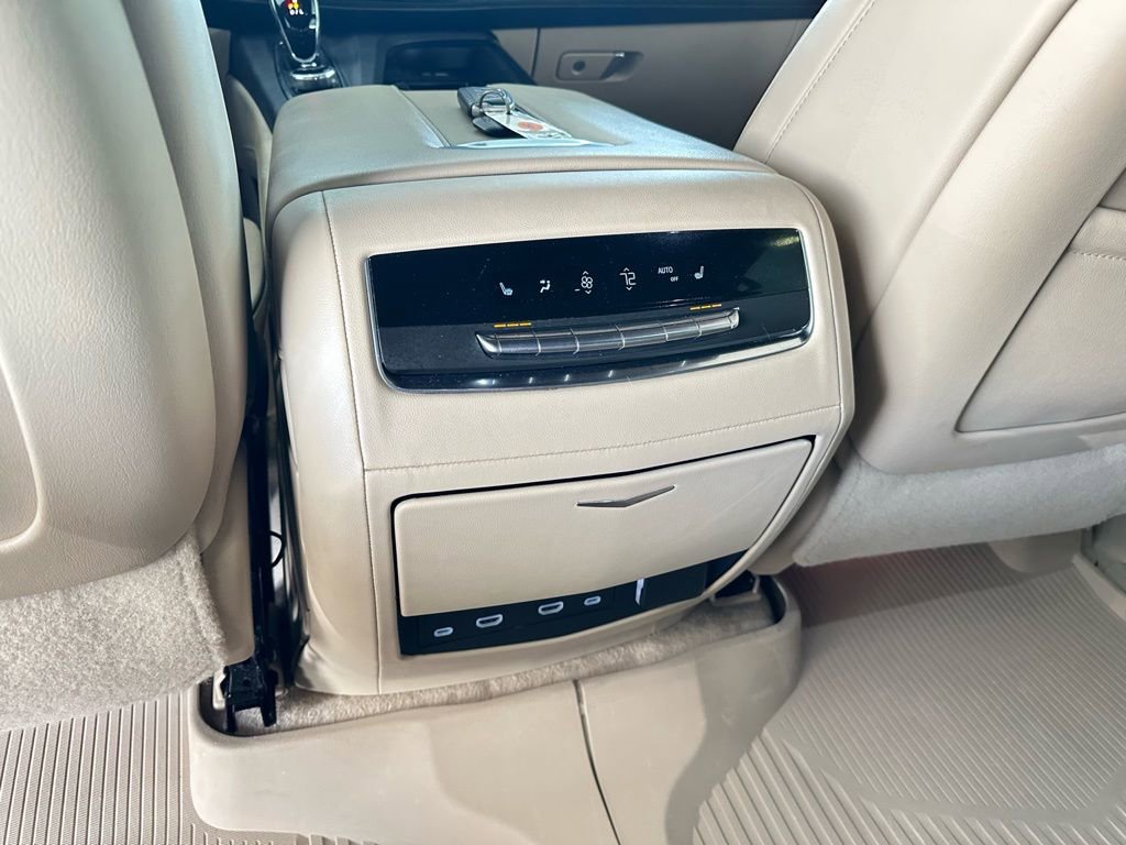 Used 2024 Cadillac Escalade Premium Luxury image 23