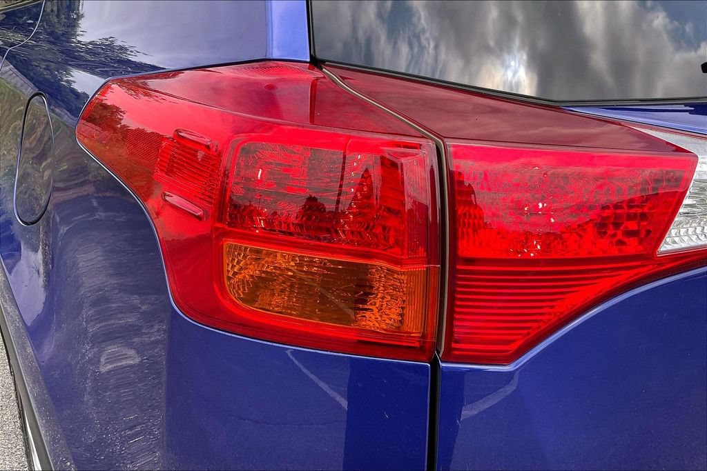 Used 2015 Toyota RAV4 Limited AWD/4WD image 30