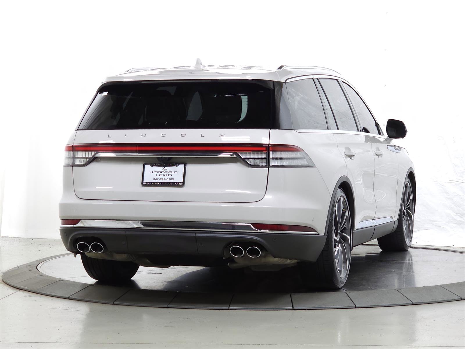 Used 2020 Lincoln Aviator Reserve w/ Equipment Group 202A image 12