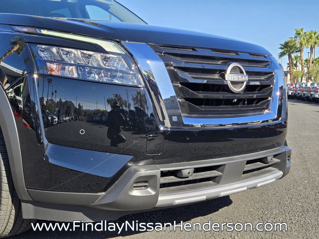 Used 2025 Nissan Pathfinder Platinum AWD/4WD image 8