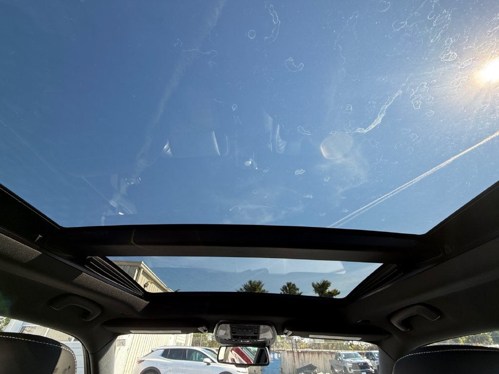 Used 2023 Chrysler 300 C RWD image 24