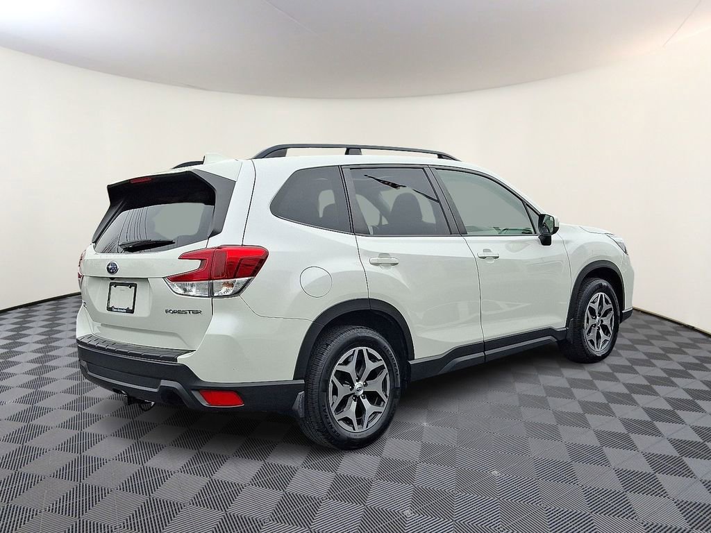 Used 2020 Subaru Forester Premium AWD/4WD image 9
