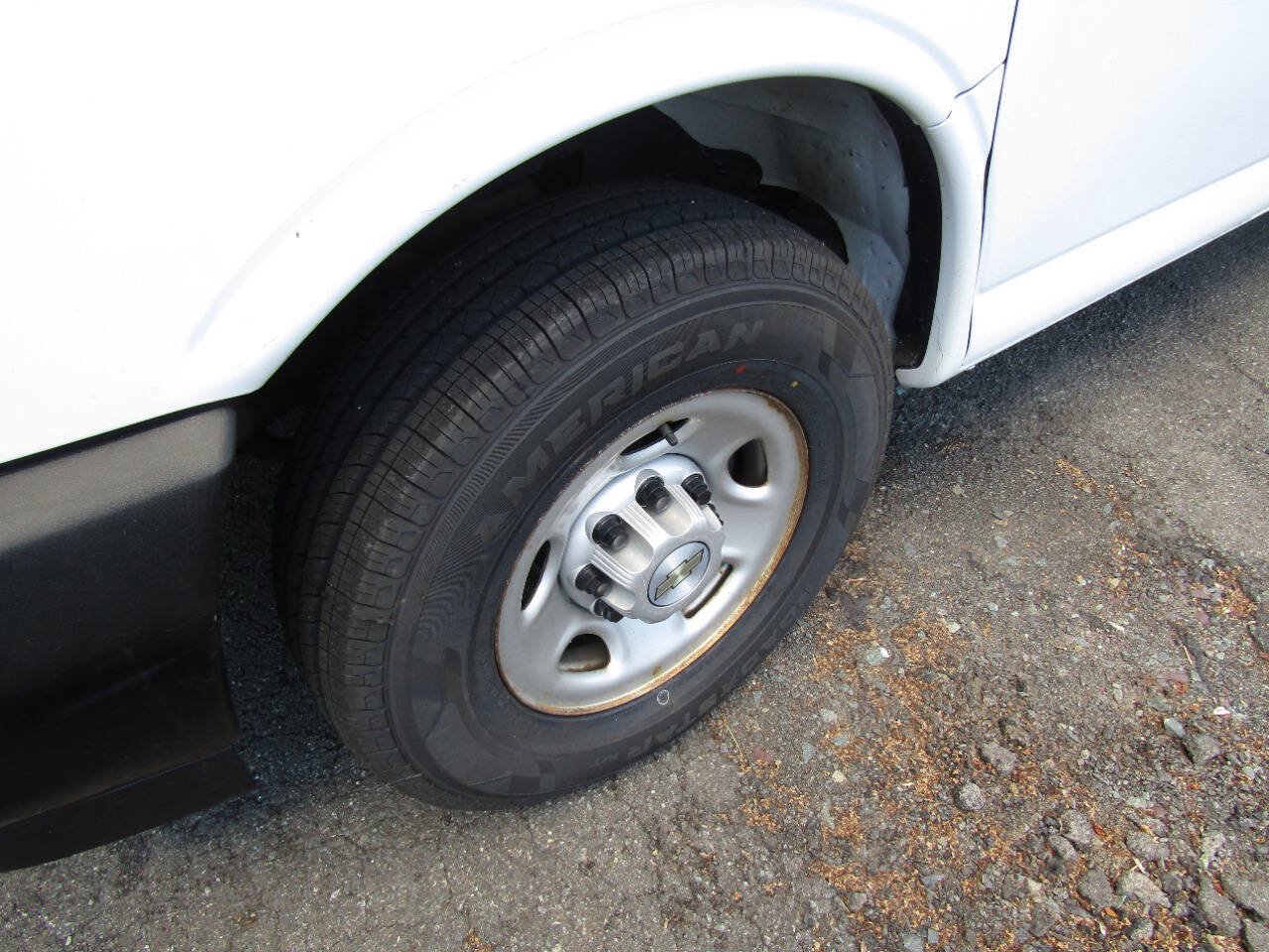 Used 2021 Chevrolet Express 2500 w/ Driver Convenience Package RWD image 23