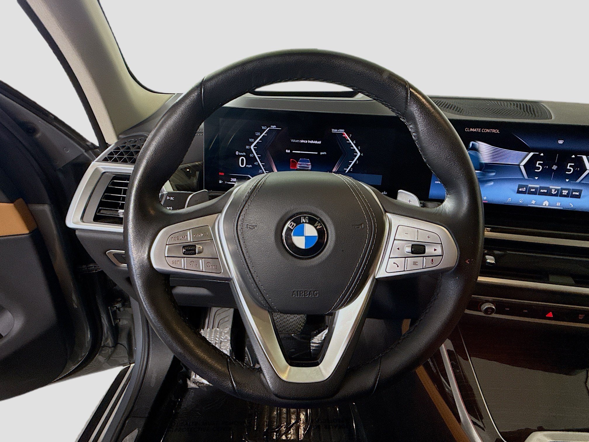 Used 2025 BMW X7 xDrive40i AWD/4WD image 13