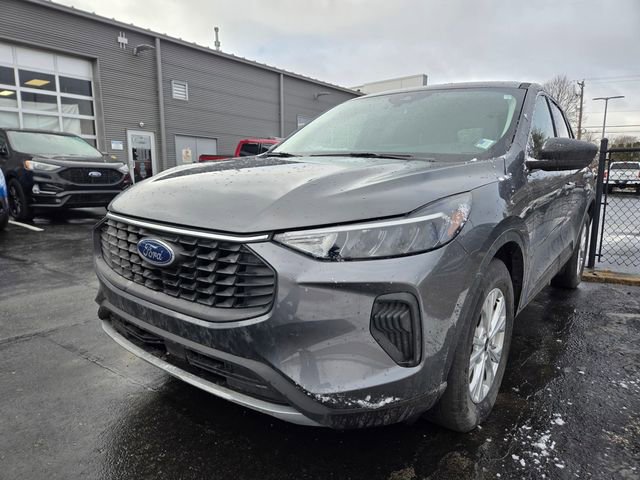 Used 2023 Ford Escape Active image 2