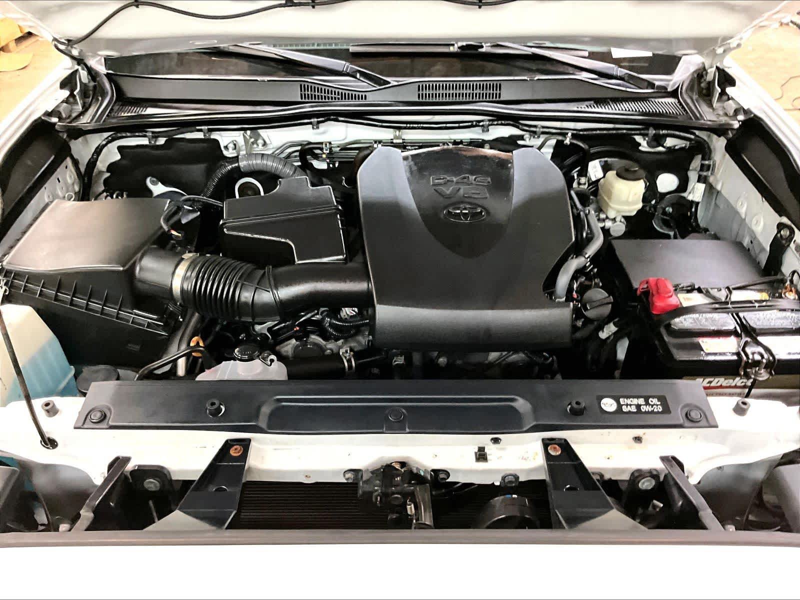 Used 2017 Toyota Tacoma SR5 w/ Tow Package RWD image 15