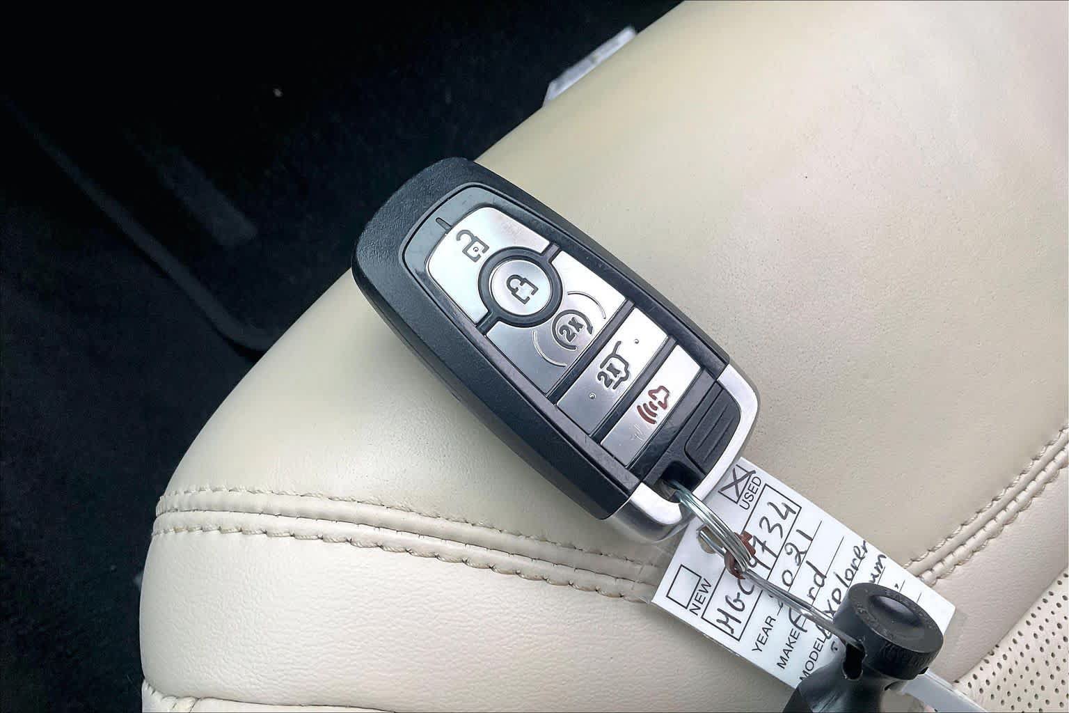 Used 2021 Ford Explorer Platinum w/ Premium Technology Package RWD image 14
