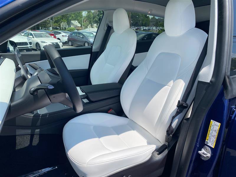 Used 2024 Tesla Model Y Long Range AWD/4WD image 10