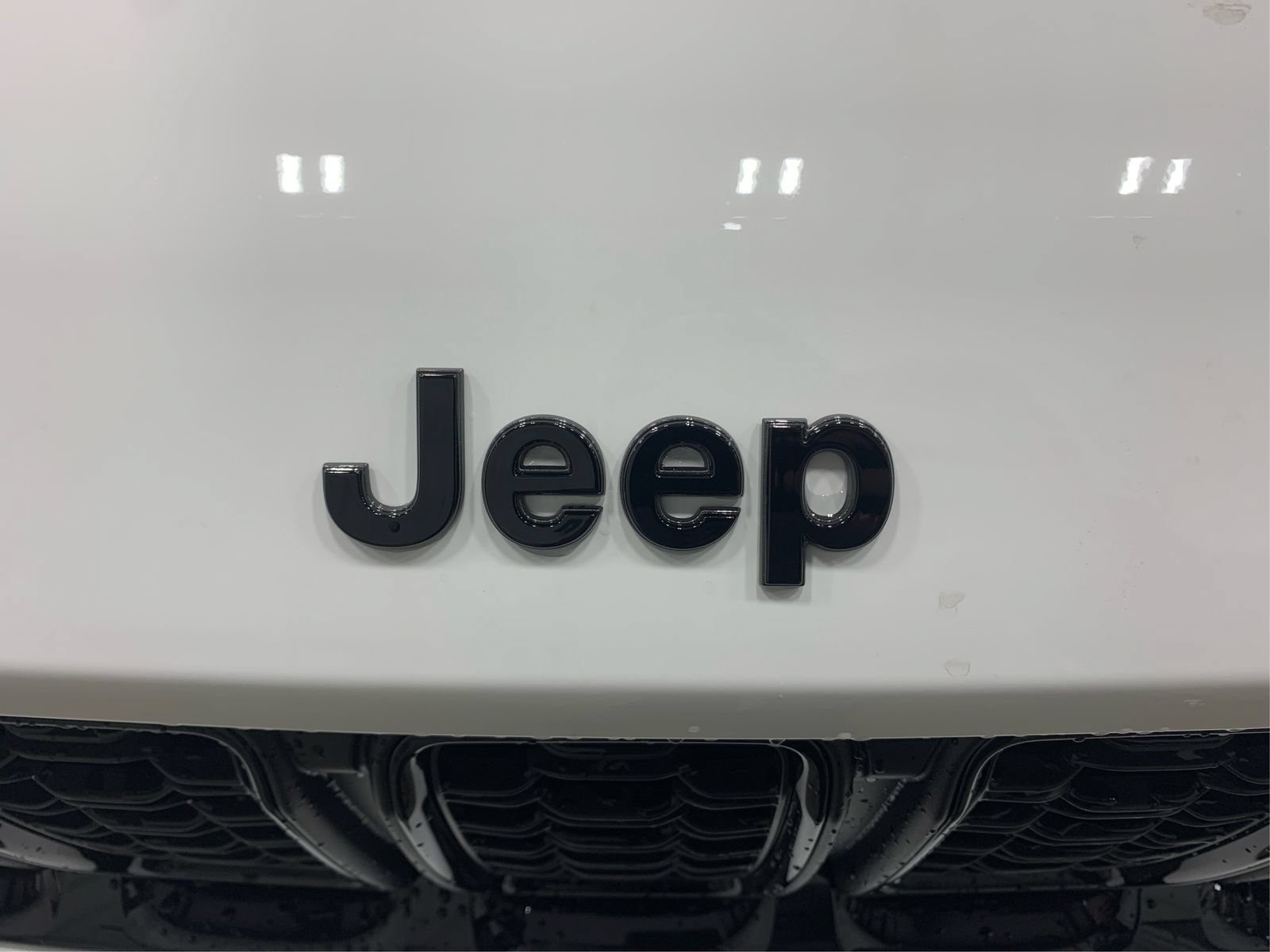 Used 2025 Jeep Grand Cherokee Altitude AWD/4WD image 25