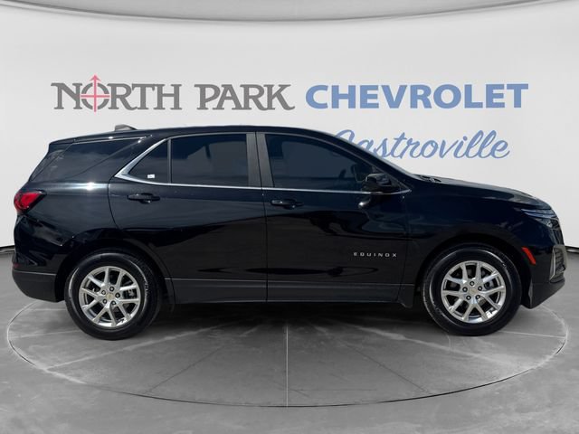 Used 2023 Chevrolet Equinox LT FWD image 2