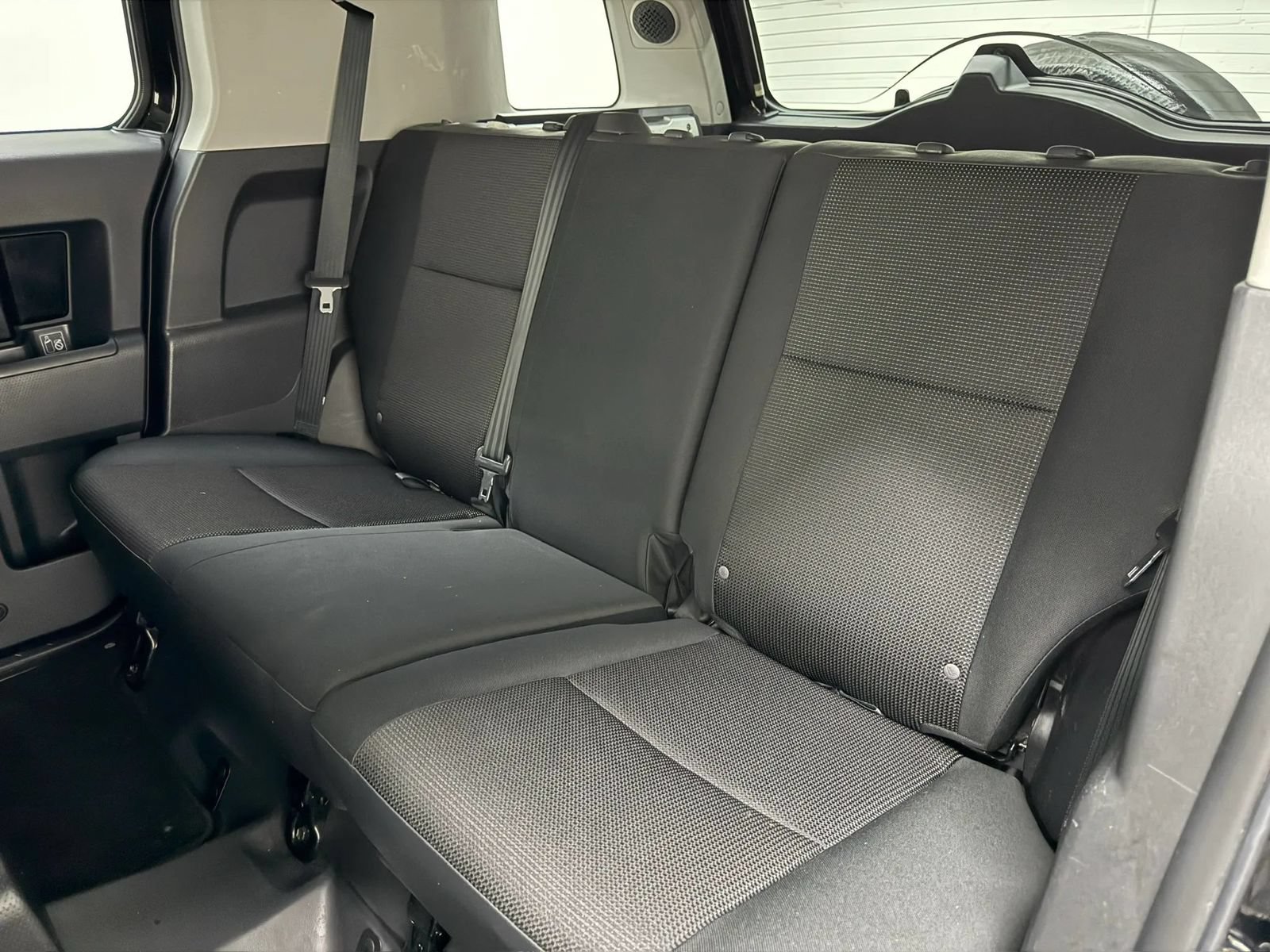Used 2014 Toyota FJ Cruiser 4WD w/ Upgrade Package image 16