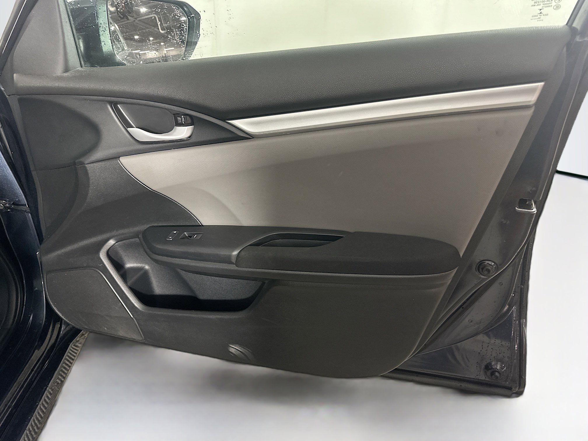 Used 2018 Honda Civic LX image 29