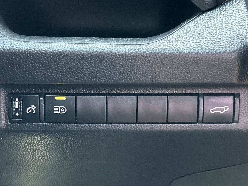 Used 2023 Toyota RAV4 XLE w/ Convenience Package FWD image 28