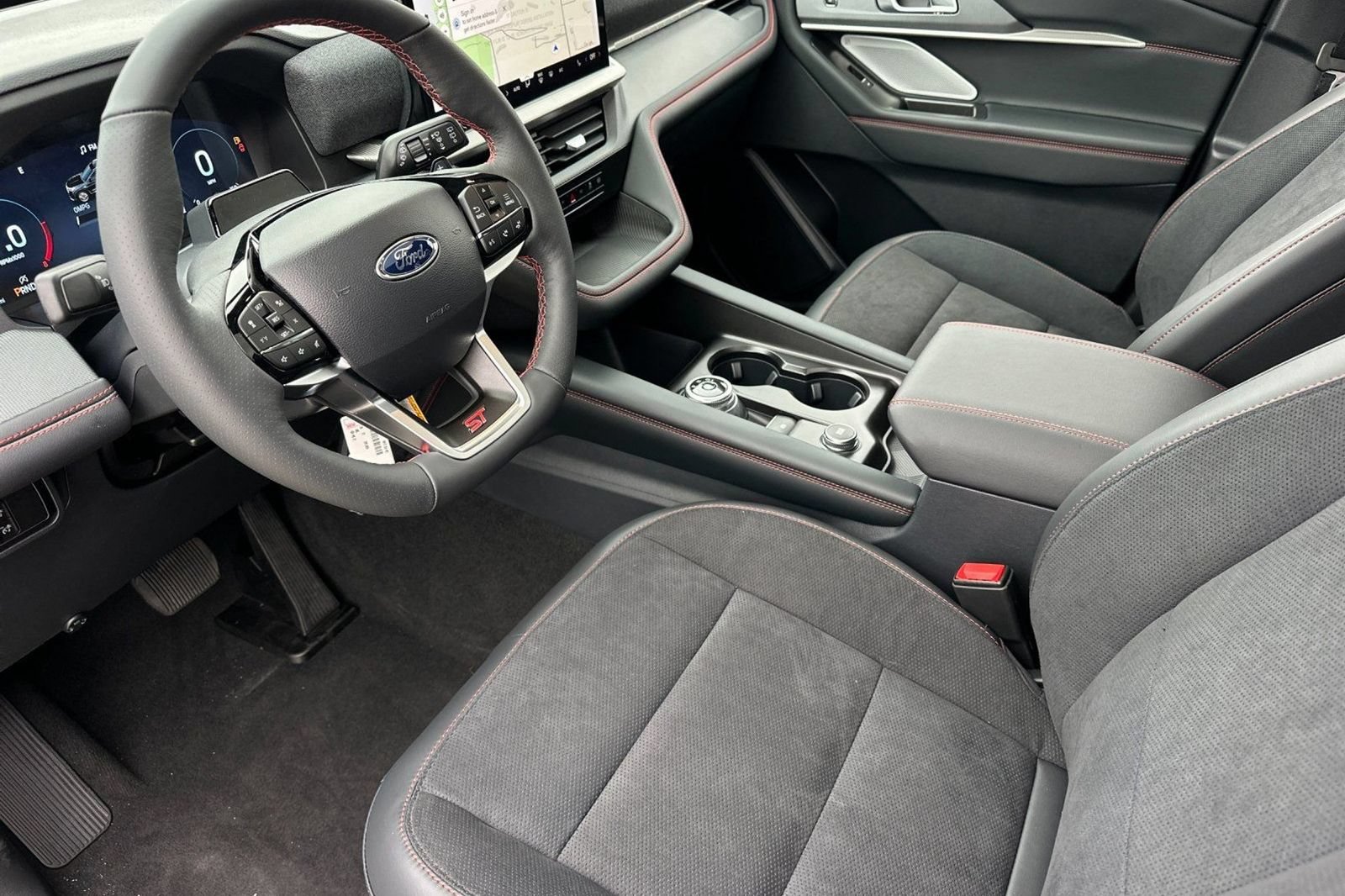 New 2025 Ford Explorer ST-Line w/ Premium Package RWD image 10