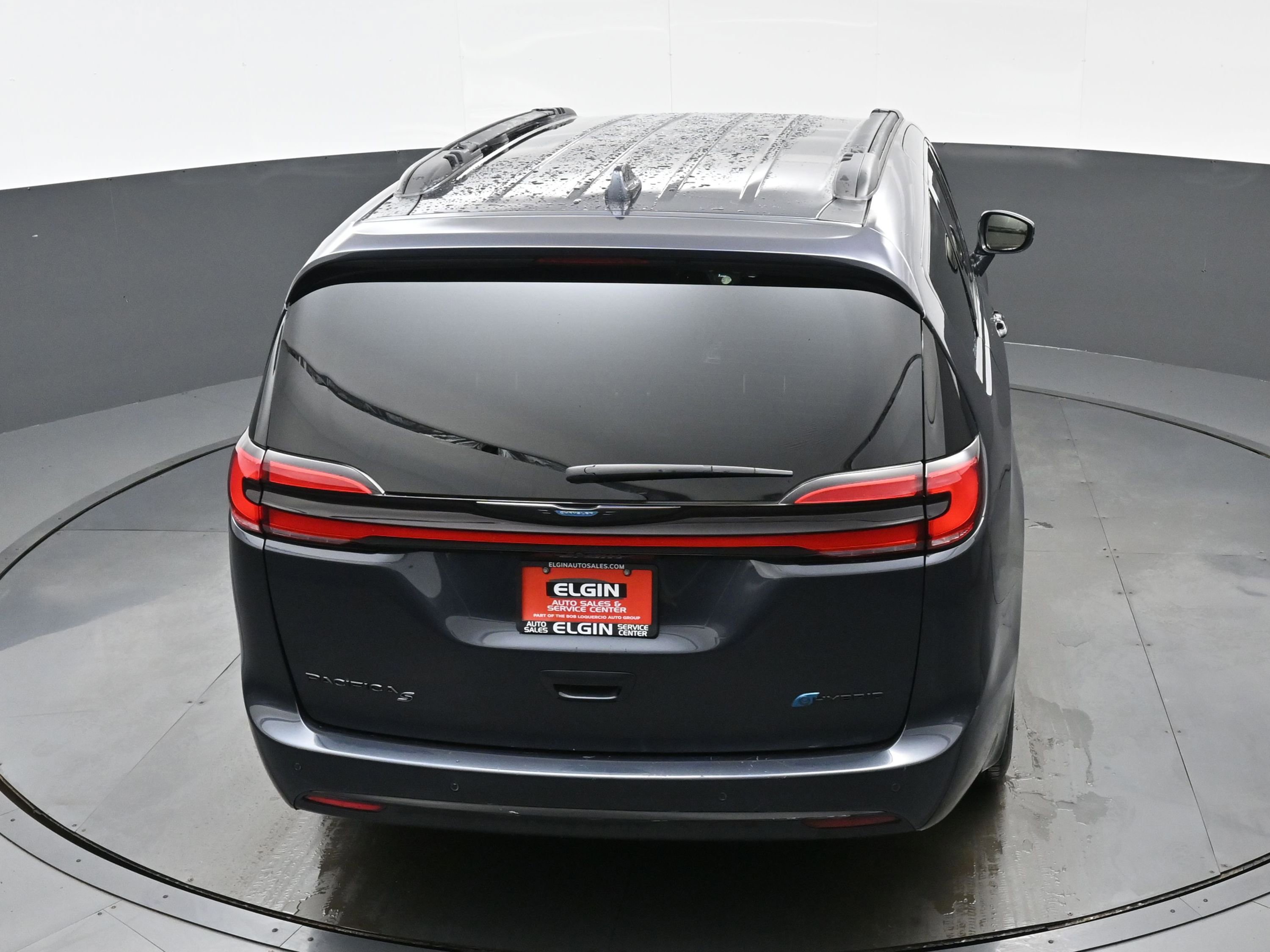 Used 2021 Chrysler Pacifica Touring w/ Uconnect Theater Family Group image 38