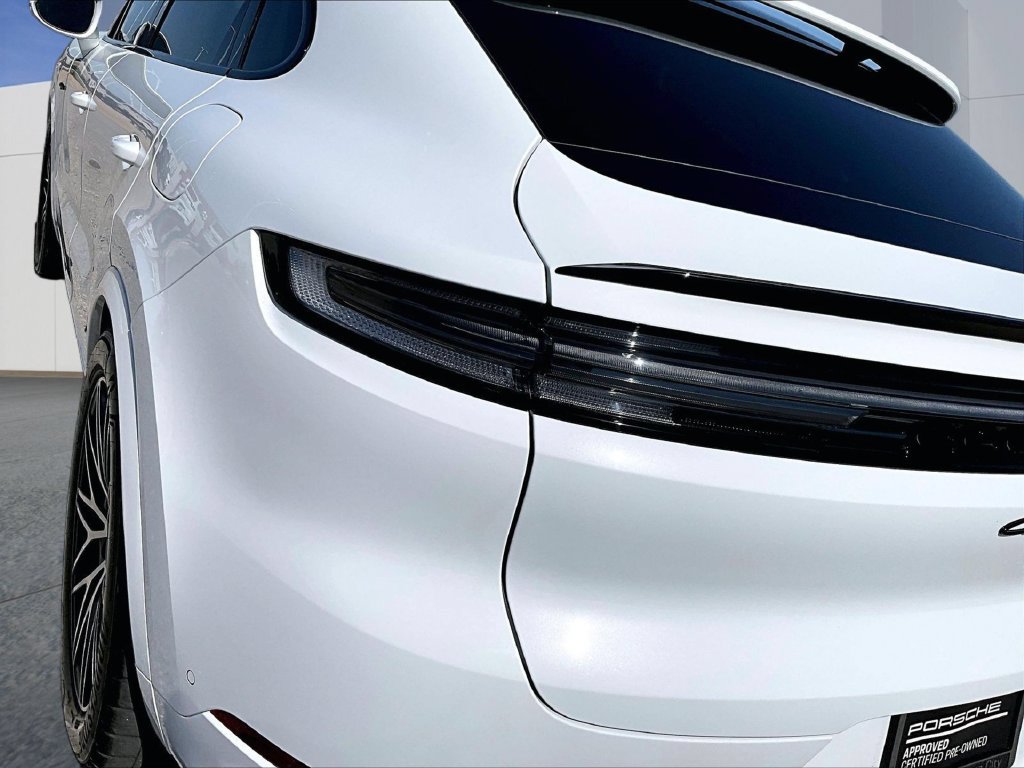 Certified 2025 Porsche Cayenne S AWD/4WD image 21