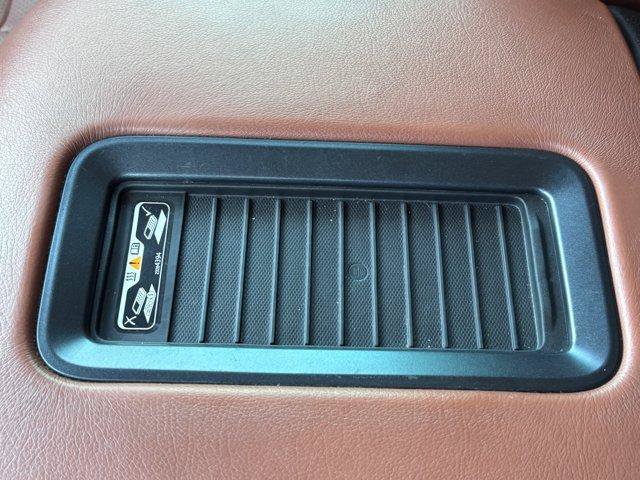 Used 2018 Chevrolet Suburban Premier AWD/4WD image 35
