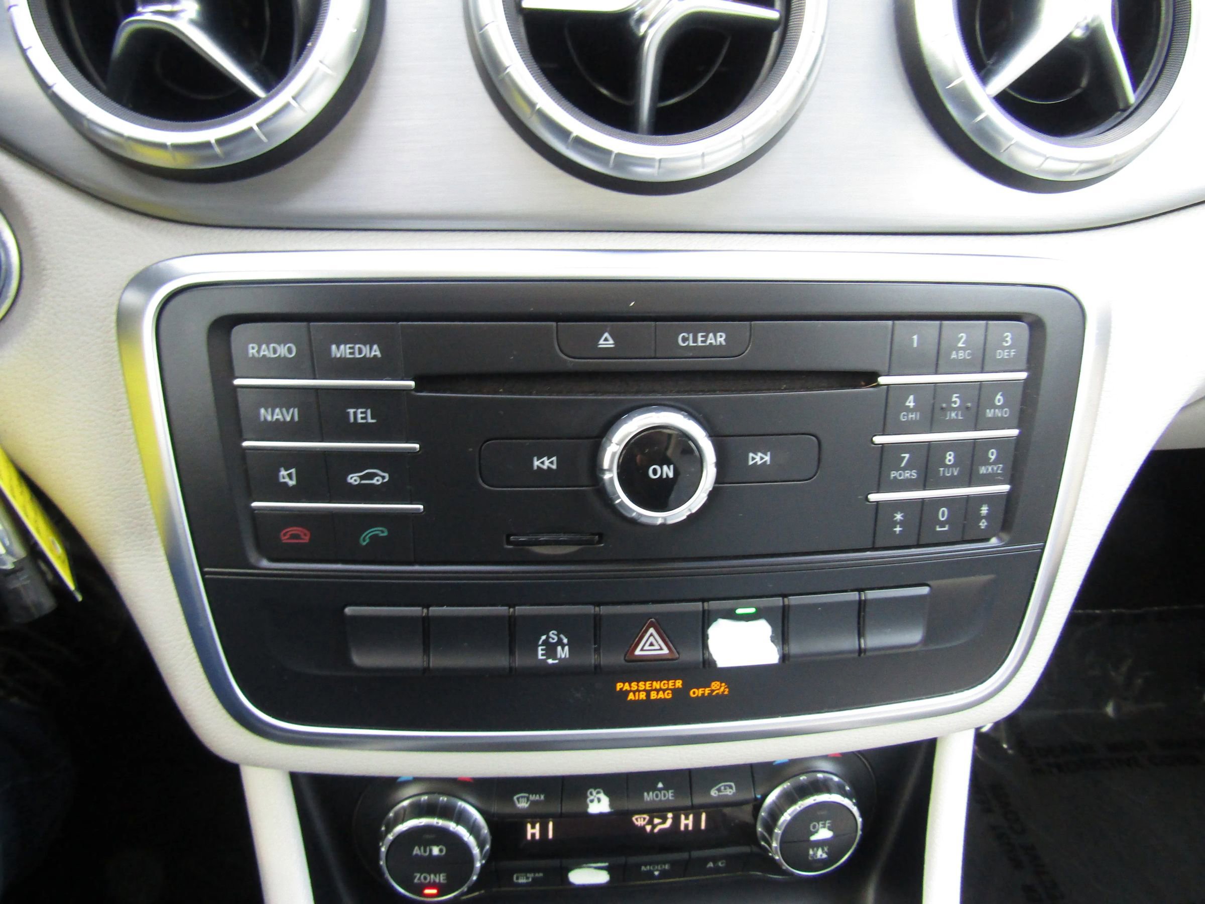 Used 2015 Mercedes-Benz CLA 250 image 21