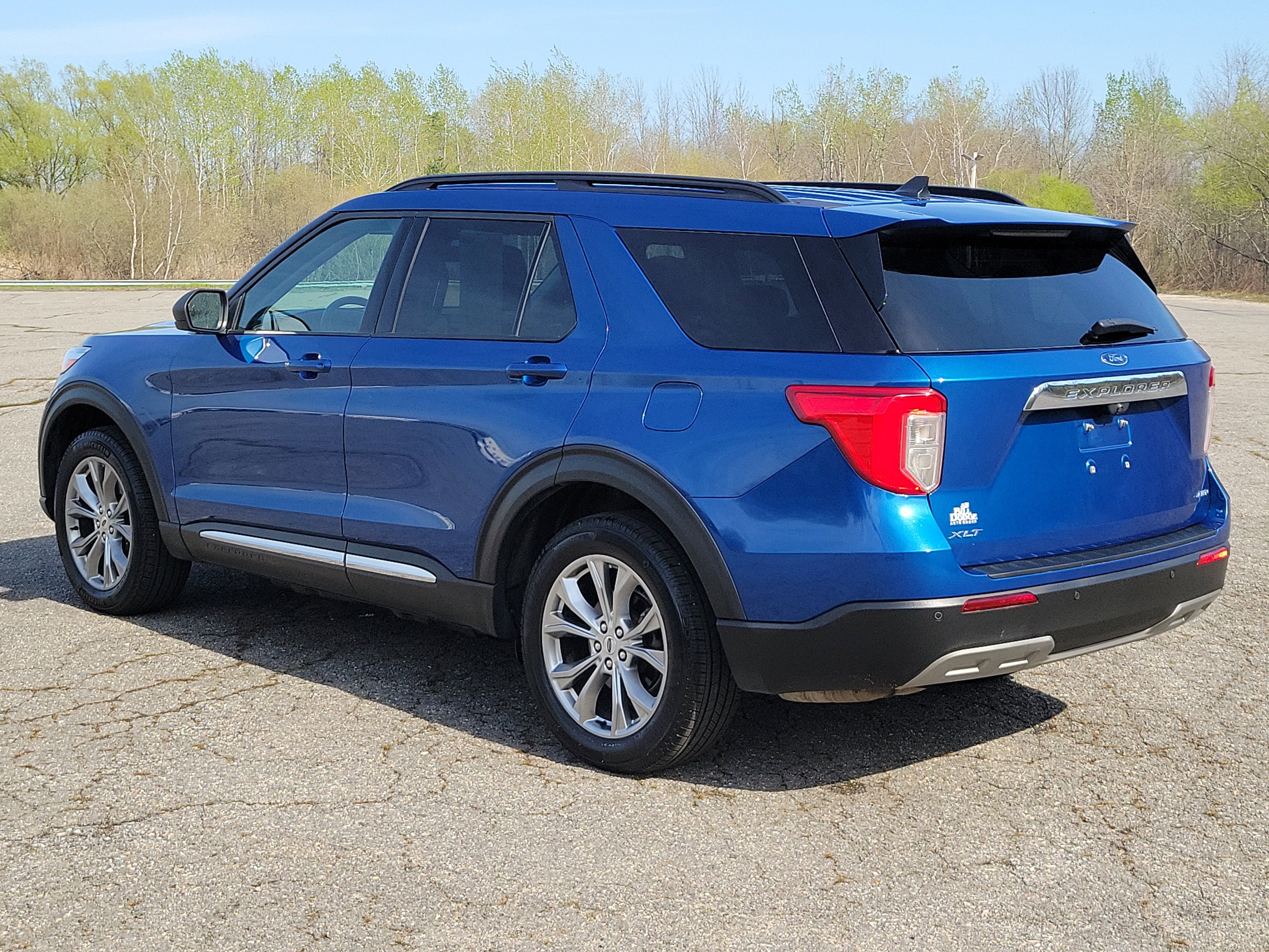 Used 2021 Ford Explorer XLT w/ Equipment Group 202A AWD/4WD image 7