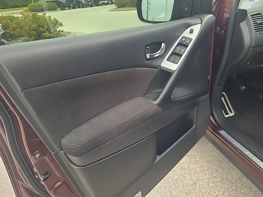 Used 2014 Nissan Murano S image 10