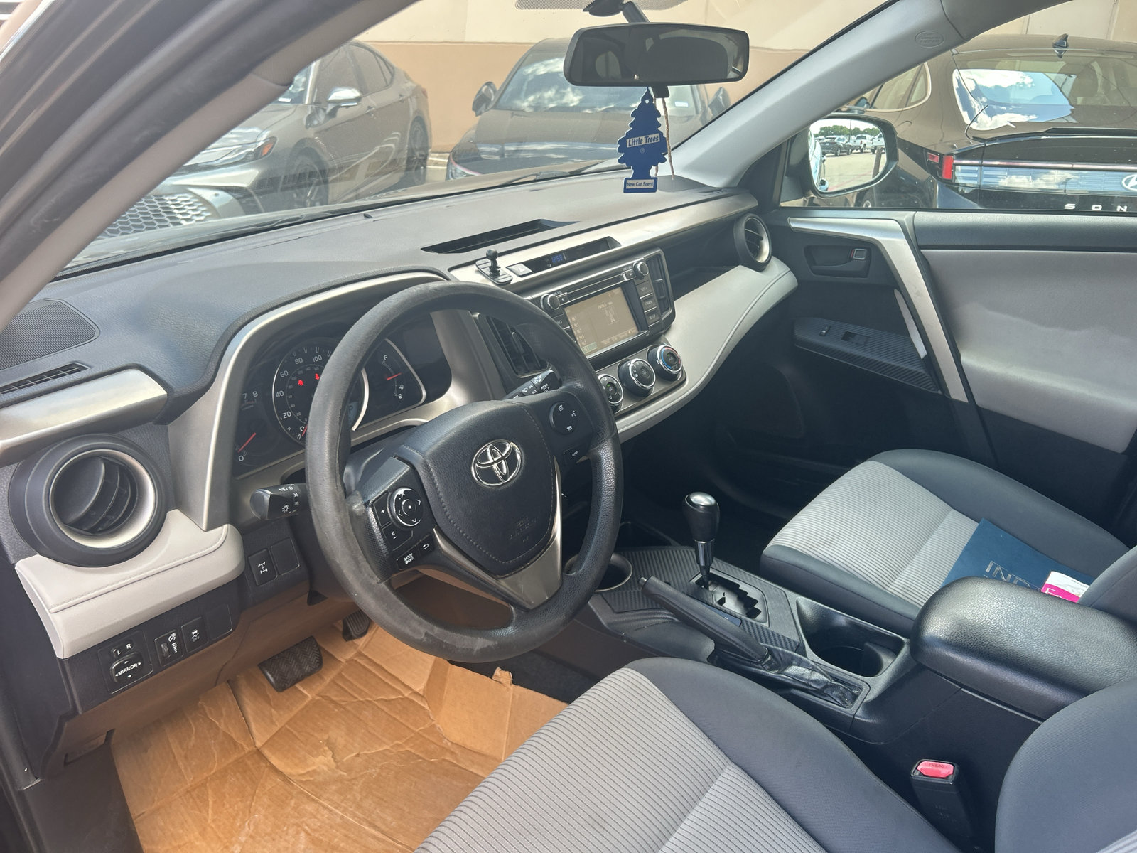 Used 2015 Toyota RAV4 LE AWD/4WD image 12