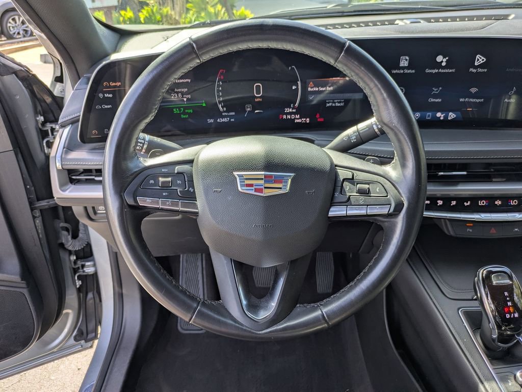 Used 2024 Cadillac XT4 Premium Luxury image 18