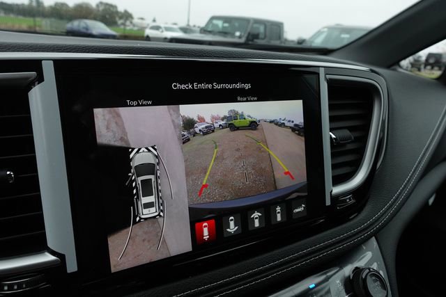New 2026 Chrysler Pacifica Select image 20