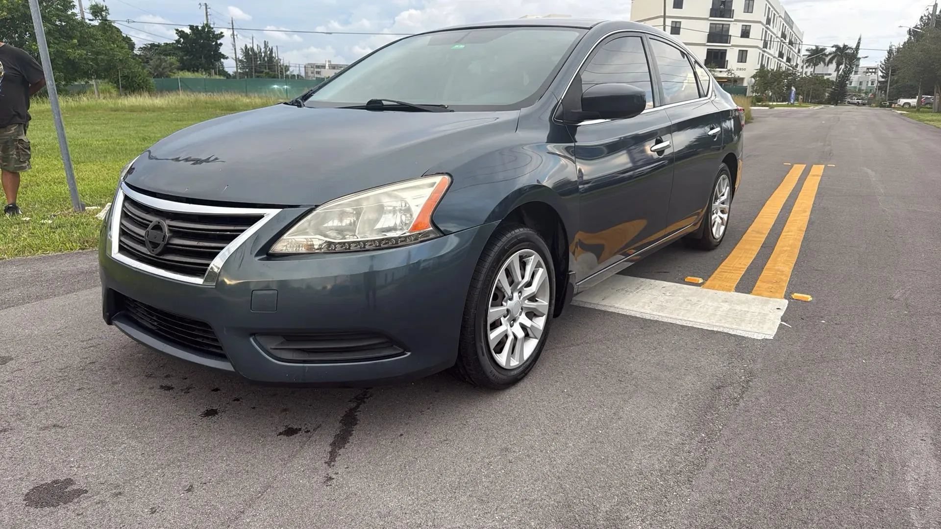 Used 2013 Nissan Sentra FE+ SV FWD image 1