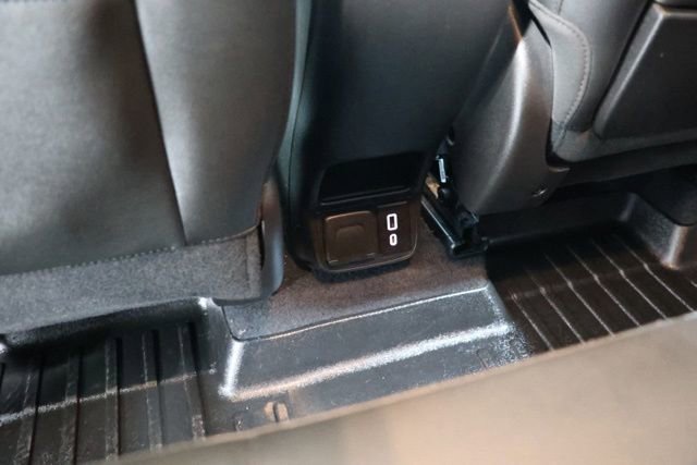 Used 2021 Chevrolet TrailBlazer LT w/ Premium Seating Package FWD image 31