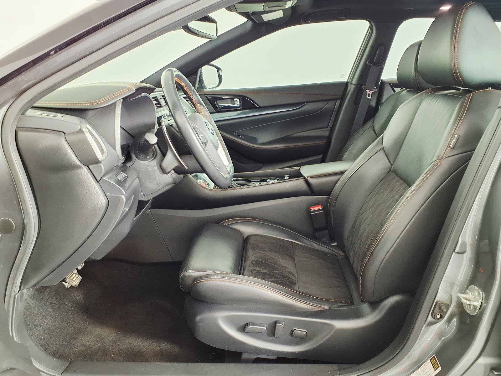 Used 2020 Nissan Maxima SR w/ Sport Mat Group FWD image 17
