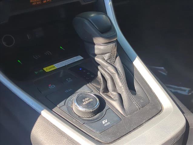 Used 2022 Toyota RAV4 XLE w/ Convenience Package image 13