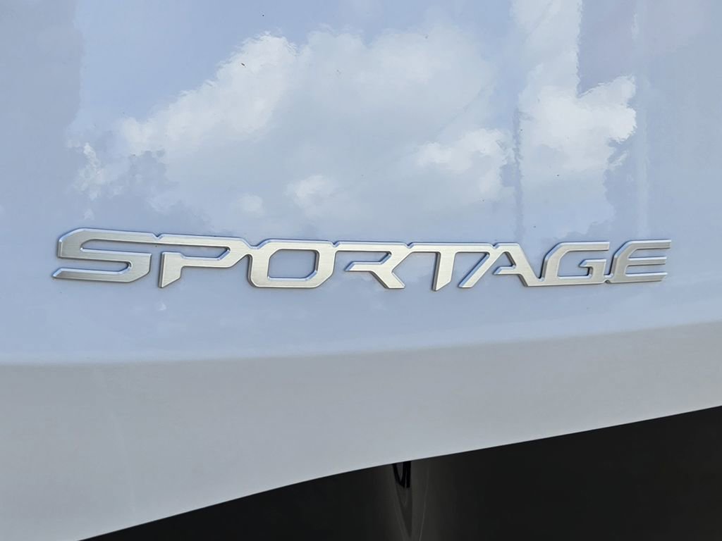 Used 2024 Kia Sportage SX image 11