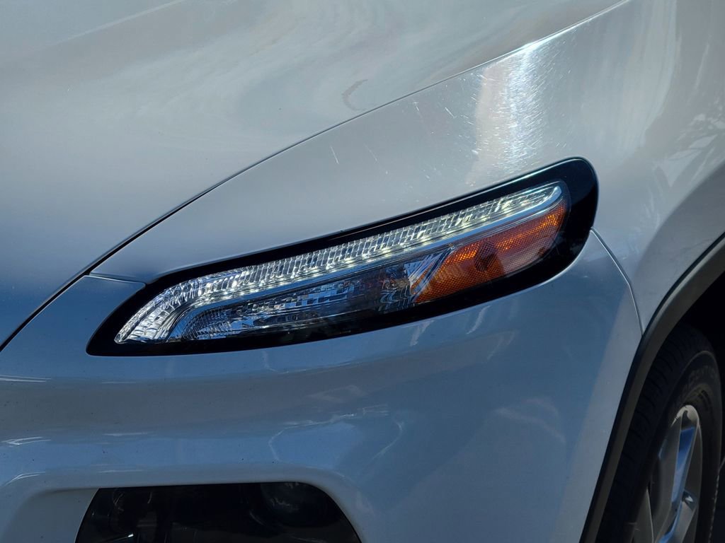 Used 2018 Jeep Cherokee Limited image 27