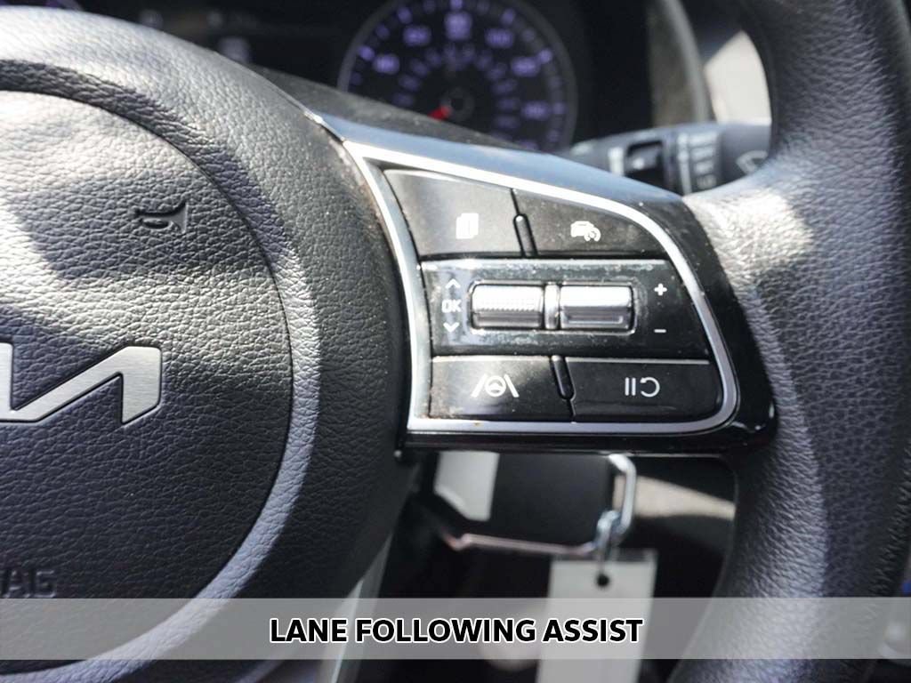 Used 2023 Kia Forte LXS FWD image 3