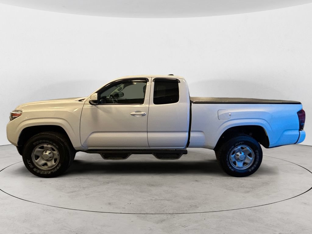 Used 2022 Toyota Tacoma SR w/ SR Convenience Package RWD image 2