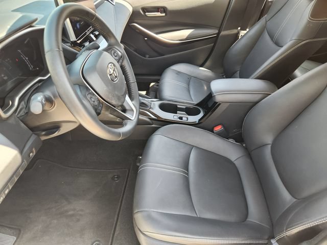 Used 2025 Toyota Corolla XLE FWD image 9